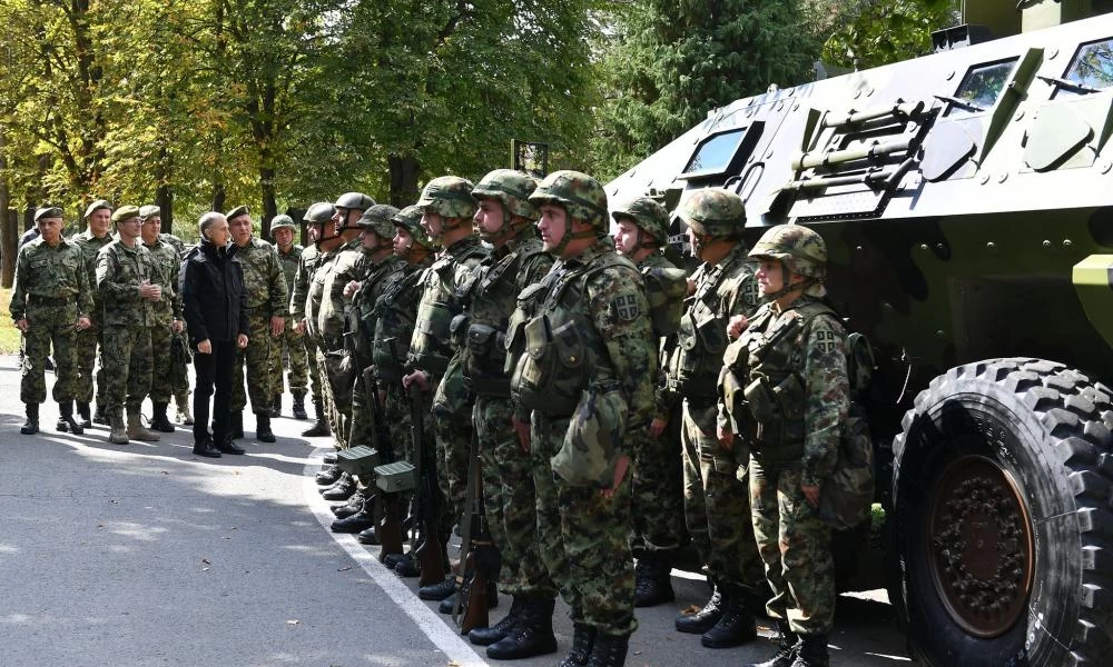 Μύρισε μπαρούτι! Σε πολεμική ετοιμότητα ο σερβικός στρατός στα σύνορα με Κοσσυφοπέδιο-"Εν τούτω νίκα" με σήμα την Αγία Τριάδα